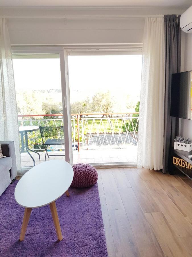 Apartman Luka Новиград Екстериор снимка